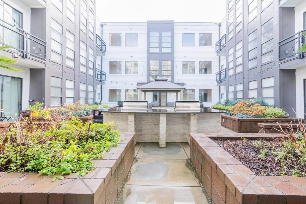 Charming Cozy Apartment With Wi-Fi & Free Parking Charlotte Exterior photo